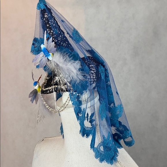 Blue fairy witch hat feather fascinator with veil - Picture 7 of 10